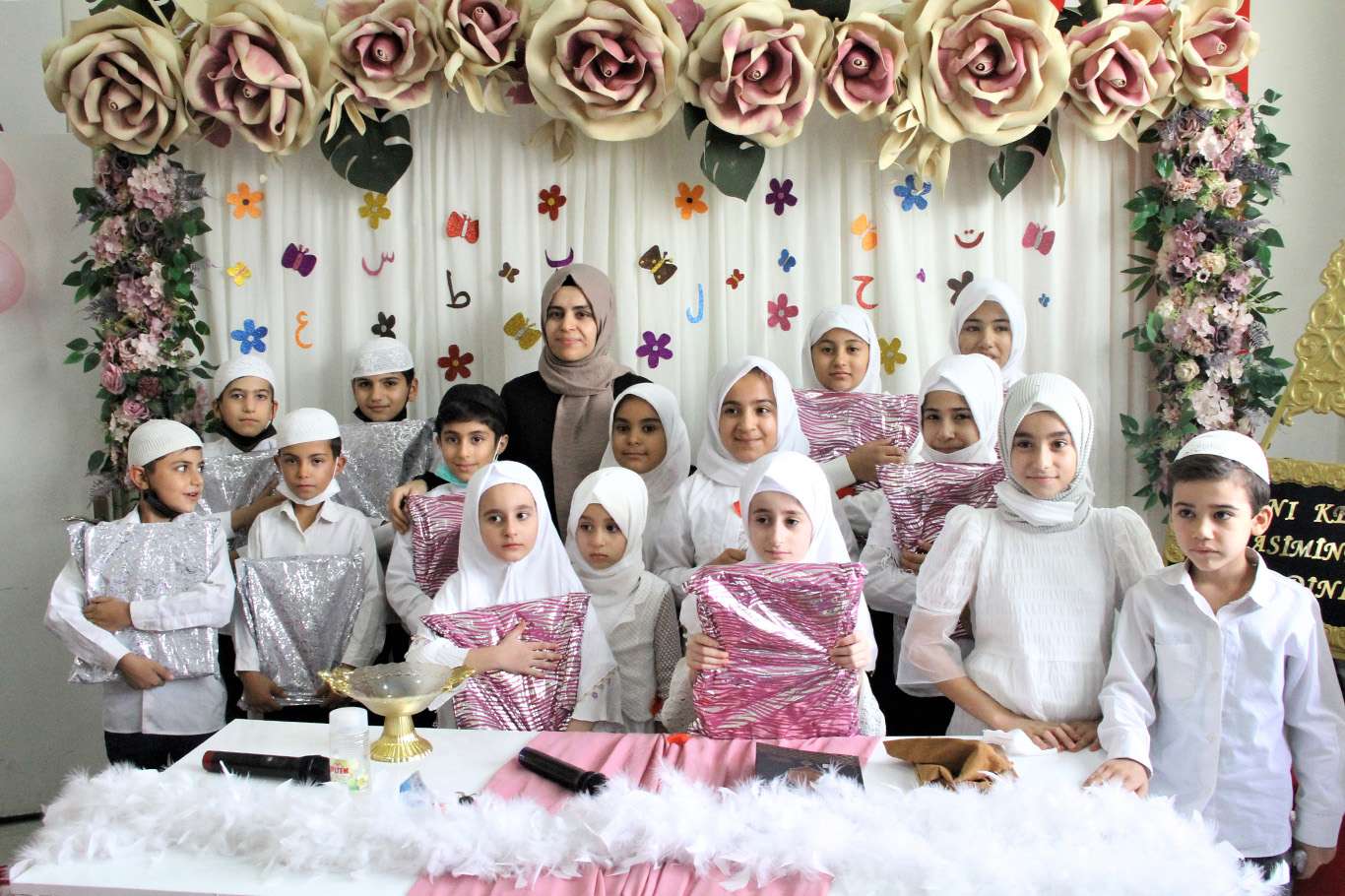 Şırnak'ta Kur'an kursundan mezun olan 40 öğrenci için program düzenlendi Şırnak'ta Kur'an kursundan mezun olan 40 öğrenci için program düzenlendi